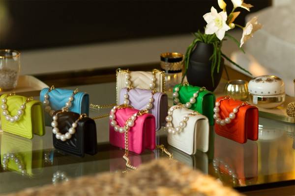 Koucla Trendy Ultra Mini Handtasche mit Perlen Henkel Exklusivangebot
