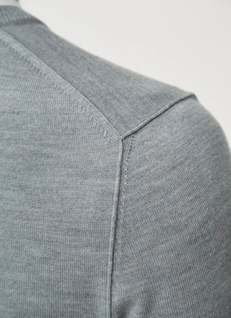 Maerz Muenchen V-Pullover100% MerinowolleArt. Nr. 420400-536 Neueste Mode