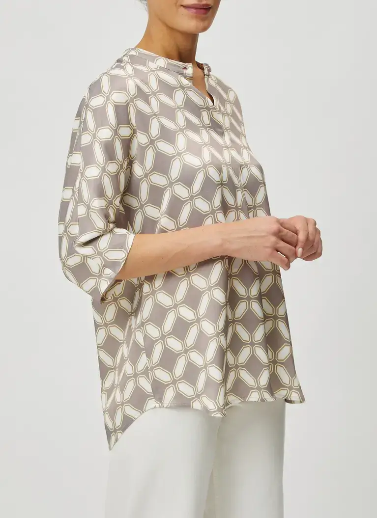 Maerz Muenchen Stehkragen-Bluse100% ViskoseArt. Nr. 153201-528 Muttertagsangebot
