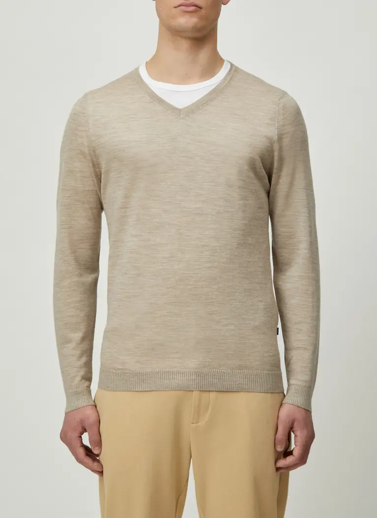 Maerz Muenchen V-Pullover100% MerinowolleArt. Nr. 403800-148 Valentinstagsangebot