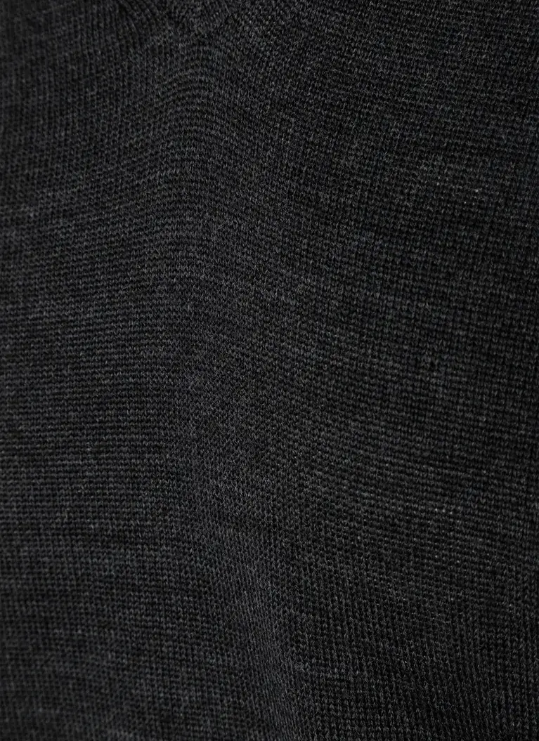 Maerz Muenchen V-Ausschnitt Pullover100% MerinowolleArt. Nr. 498840-591 Black Friday Preise