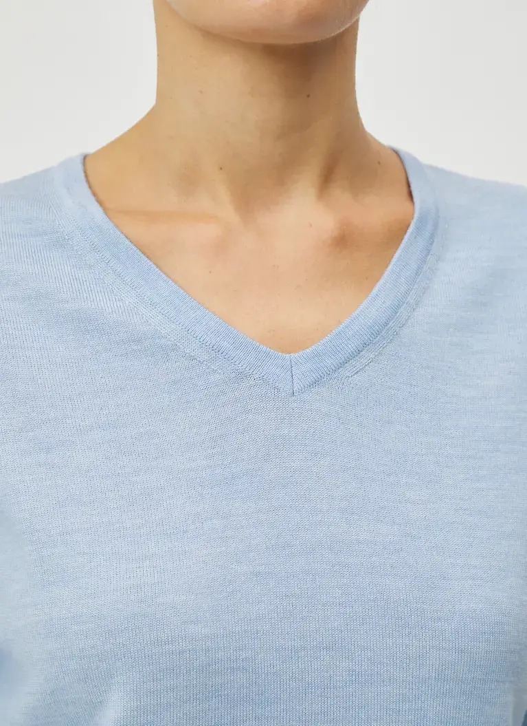 Maerz Muenchen V-Ausschnitt Pullover100% MerinowolleArt. Nr. 300000-318 Blitzverkäufe