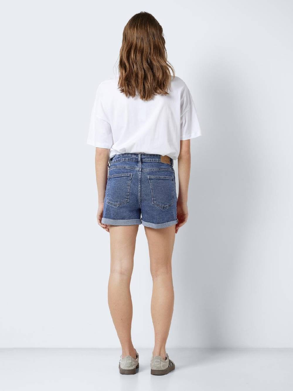 NOISY MAY NMMONI HW SHORTS AZ360 BL NOOS MID BLUE DENIM Nur für heute