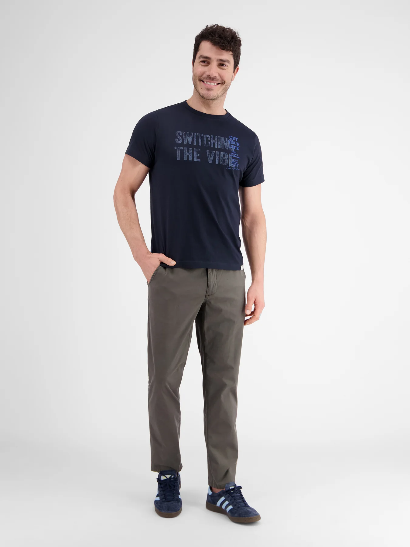 Lerros 2423005 EFFEN T-SHIRT PRINT OP DE BORST (485 CLASSIC NAVY) Black Friday Preise
