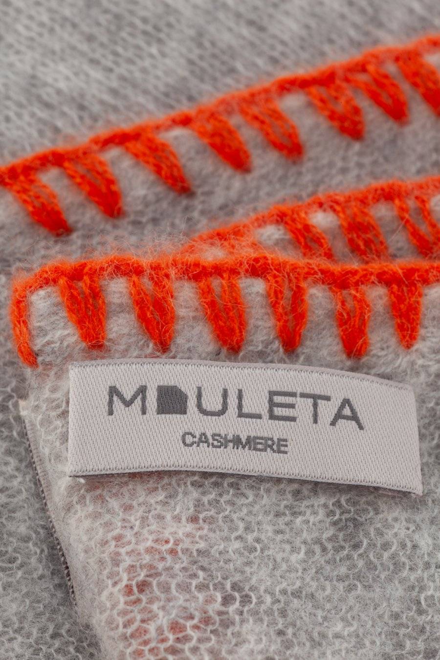 Mouleta Cashmere Schal | Colored Embroidery Border Lagerräumung
