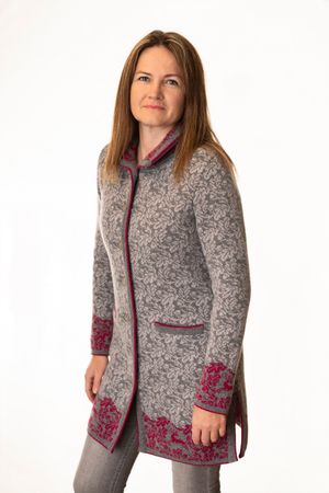 Pezzo D'oro Pezzo D&#039;oro Damenstrickmantel,Grautöne mit dunkelpinken Akzenten, nachhaltig produziert,made in Bayern, Merinowolle Bestseller