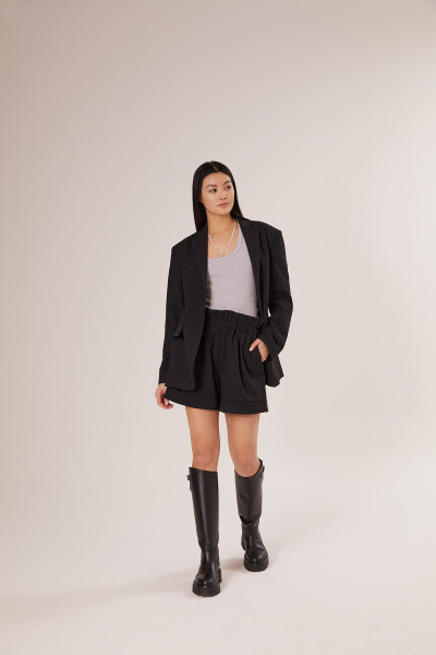 Sosue Shorts Pinstripe Black Neueste Stile