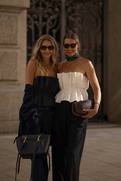 Sosue Pleat top Navy Nur für heute