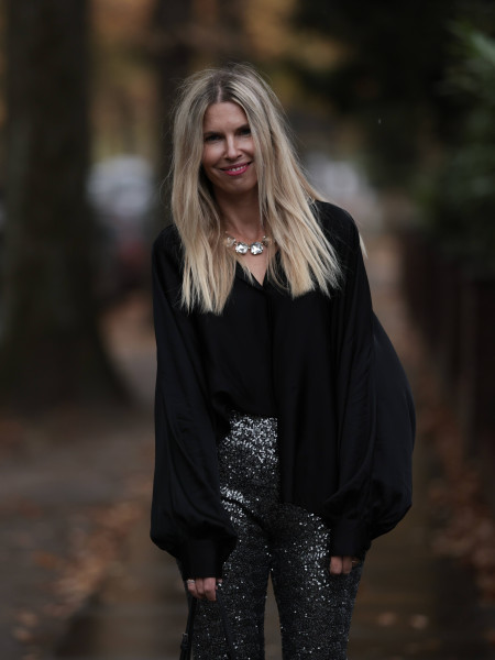 Sosue Bluse Antonia Shiny Black Vierteljährliche Förderung